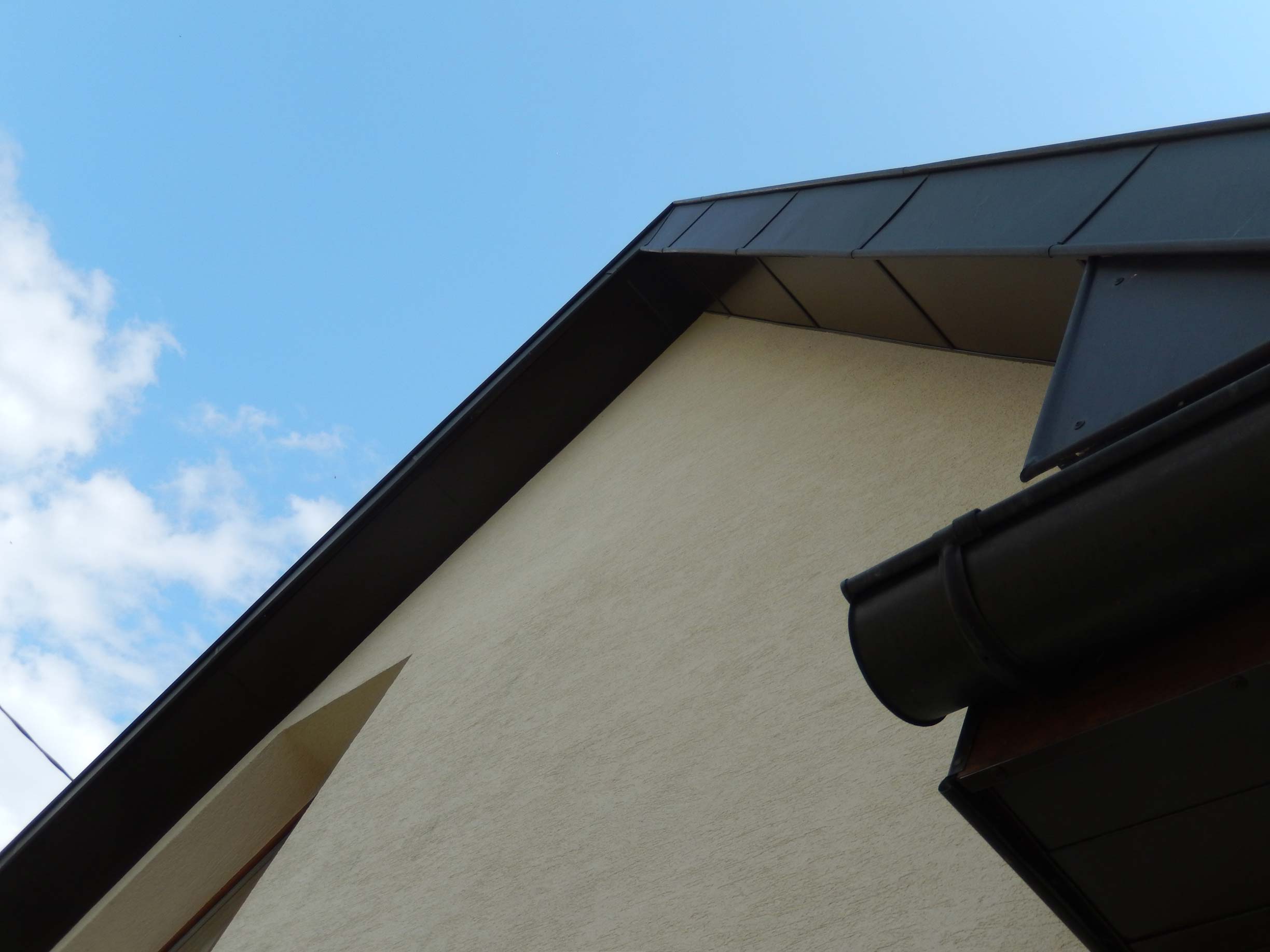 Habillage d'arrête de toit en Aluminium noir